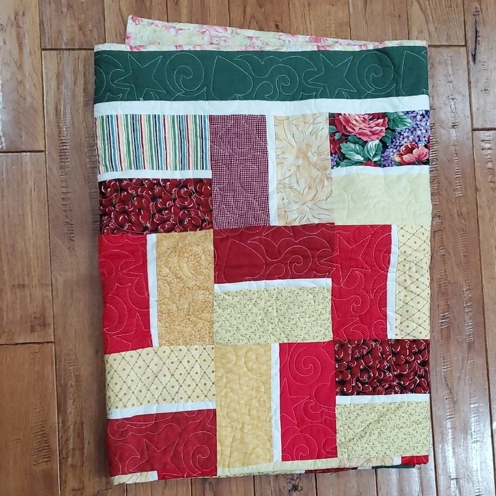 Handcrafted Red and Green Patchwork Quilt Bedding